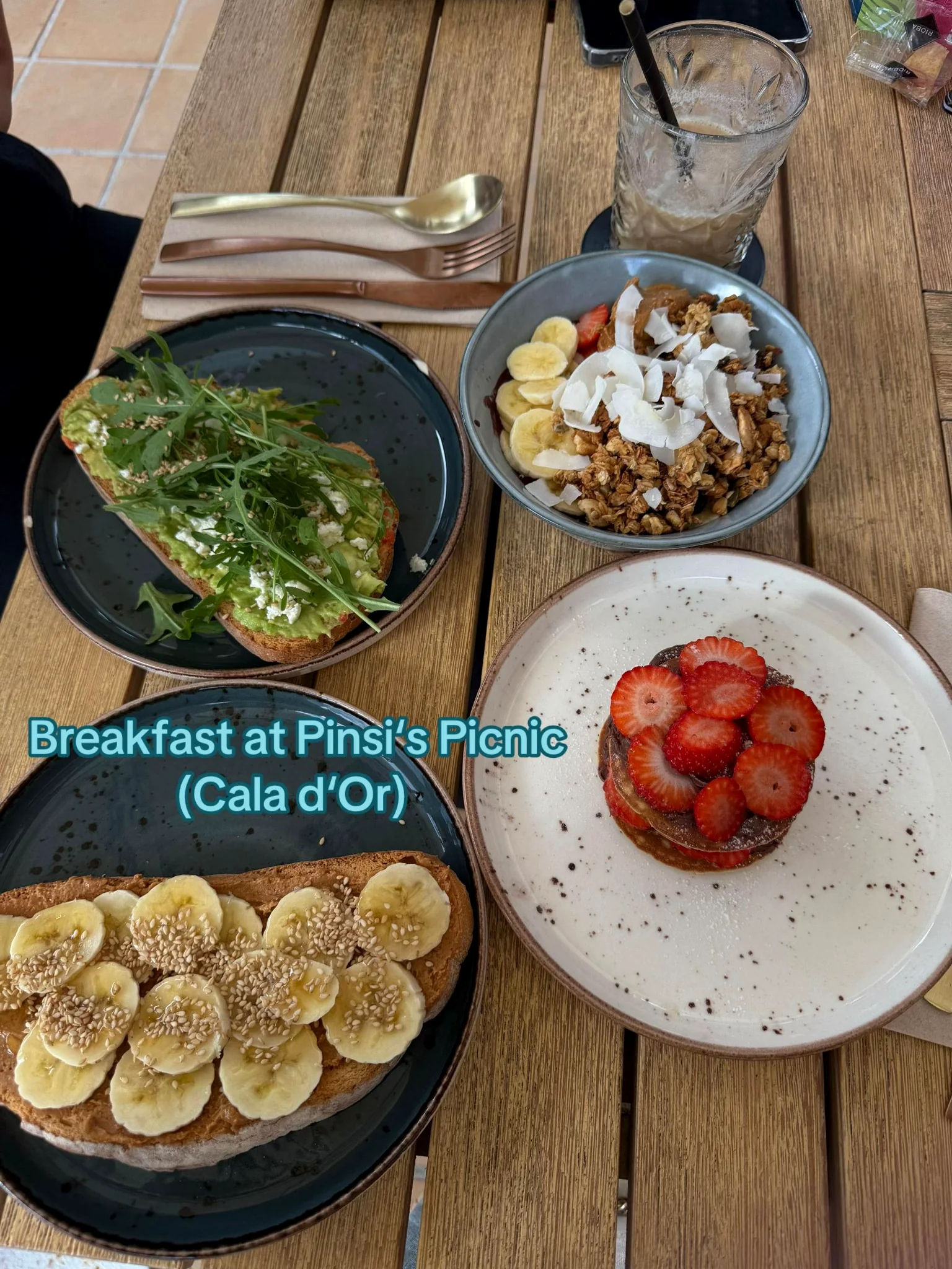 Desayuno completo en Pinsi’s Picnic Cala d’Or