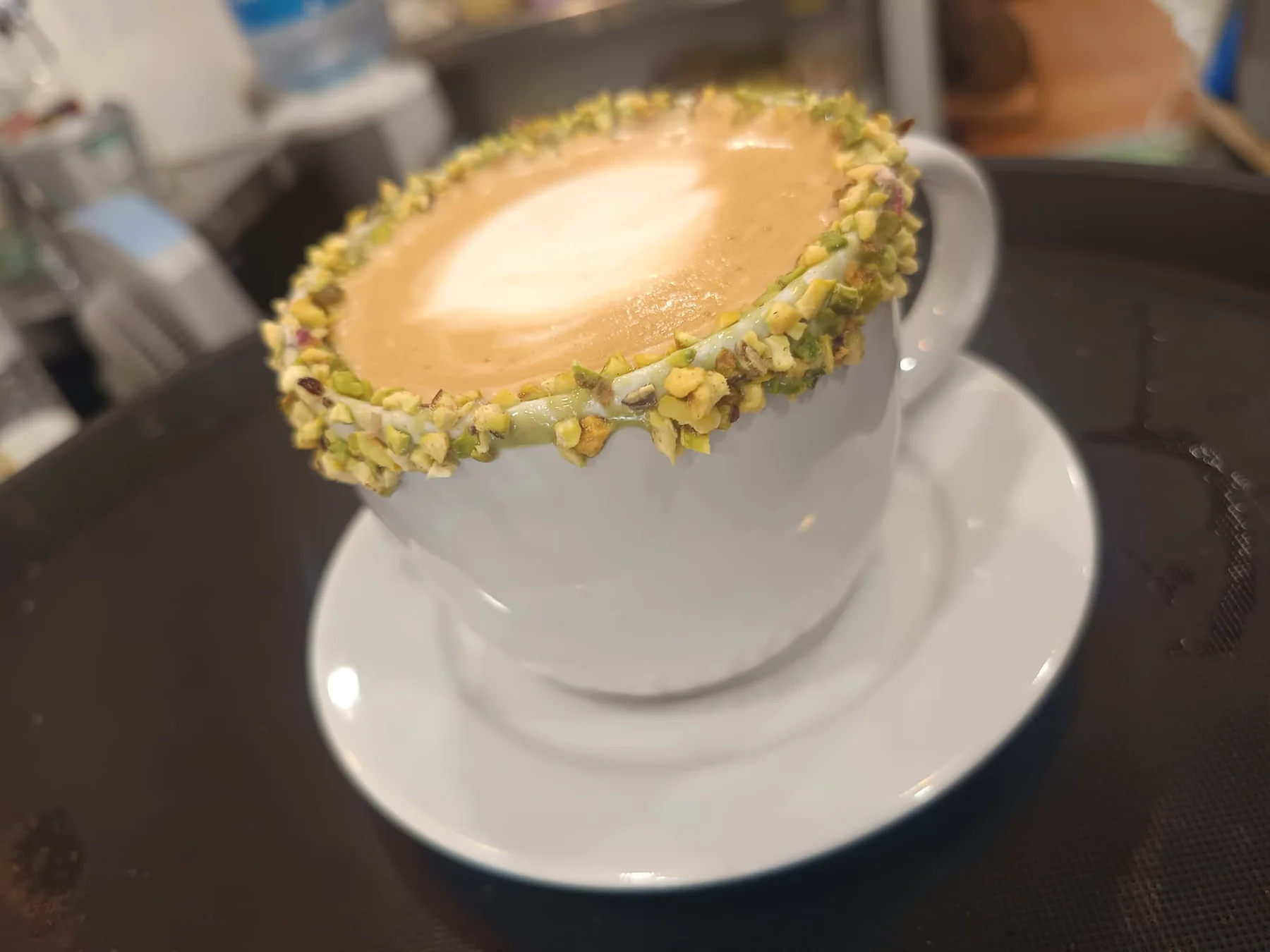 Café especial con pistacho en Pinsi’s Picnic