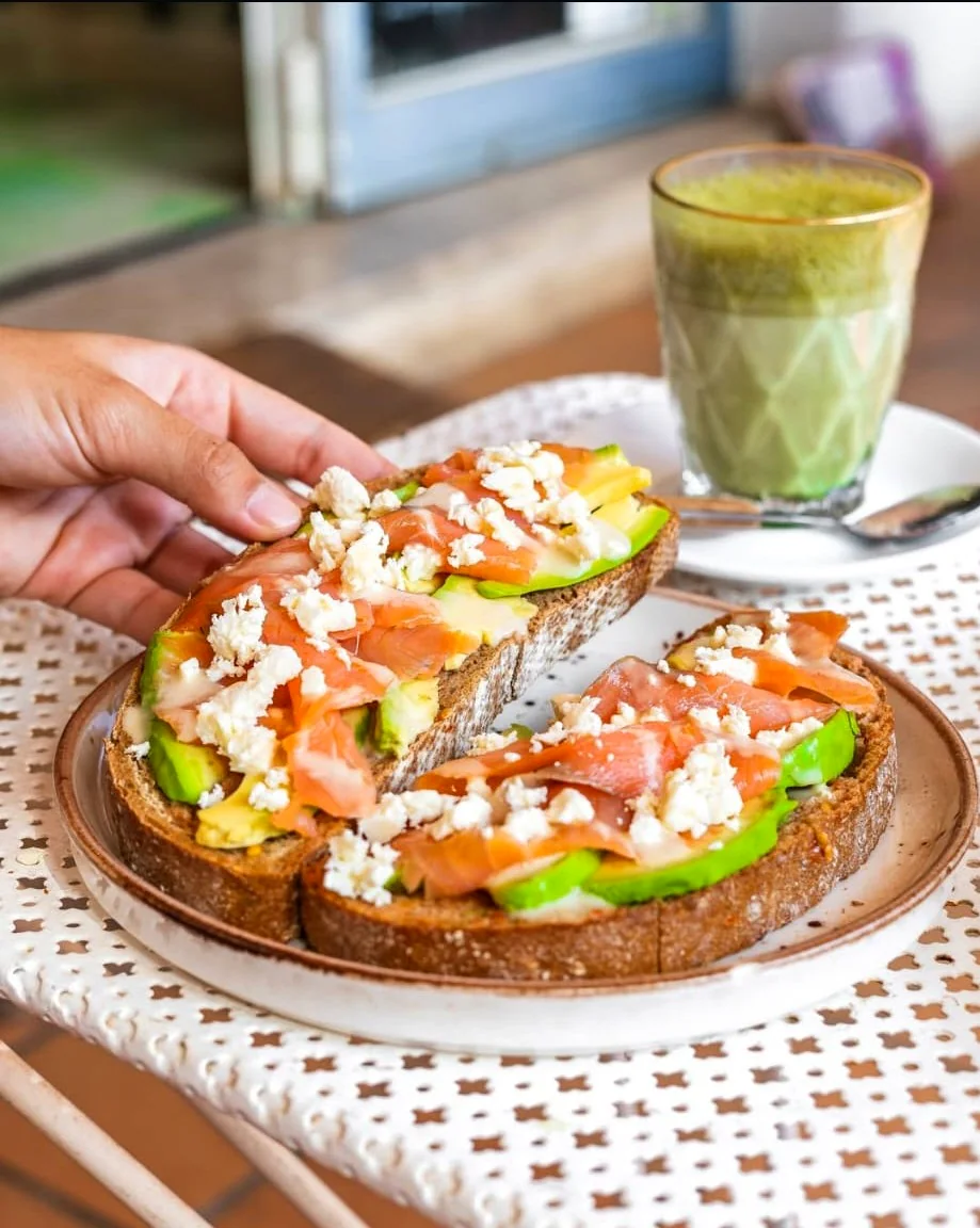 Tosta de salmón y aguacate